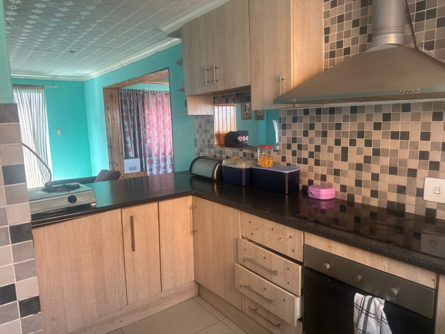 4 Bedroom Property for Sale in Electric City Western Cape